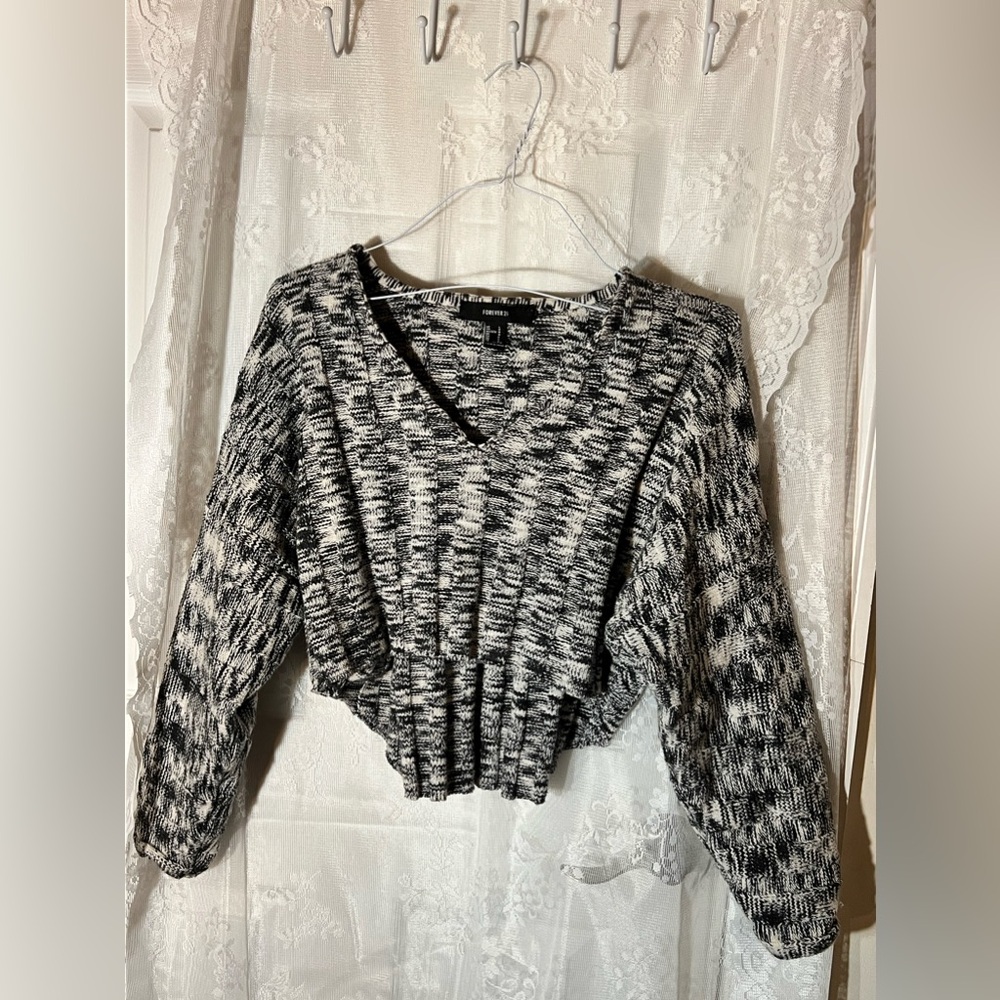 Women’s Boho Ash Grey Cropped Sweater, Size L